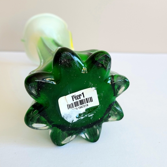 Kalla lily tall glass vase. - Picture 6 of 8